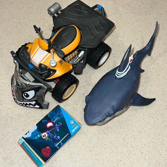 FORTNITE TOYS & TRADING CARDS - Picture 2 of 4